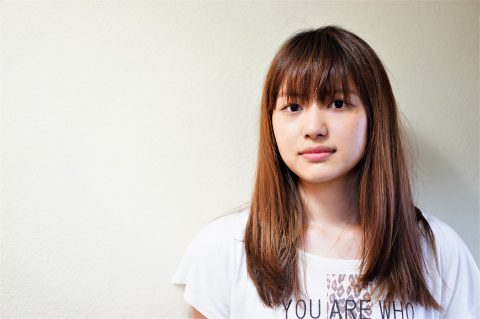 包み込むようなやわらかアッシュカールに変身