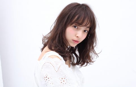 揺れる柔らかい髪。