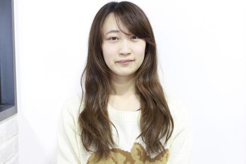 今日、髪を切ります。