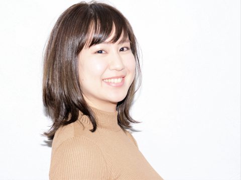 レイヤーたっぷりの”くびれミディ”