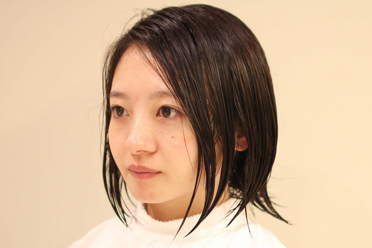 大人フェミニンショートボブ スタイル写真