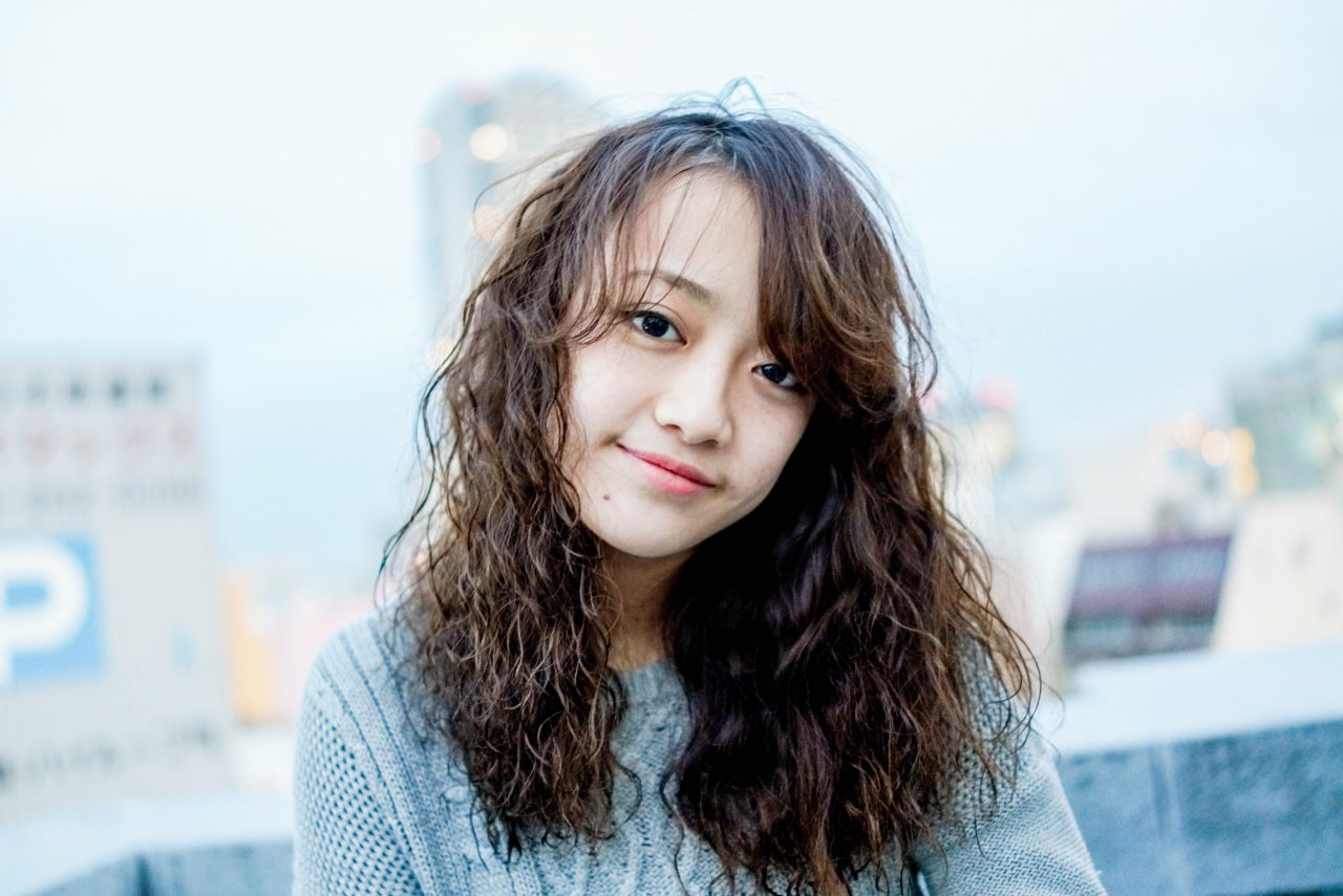 変身！　初パーマでちょっとスパイラル スタイル写真