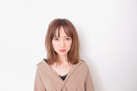 カットでイメチェン！ミディアムレイヤー BEFORE