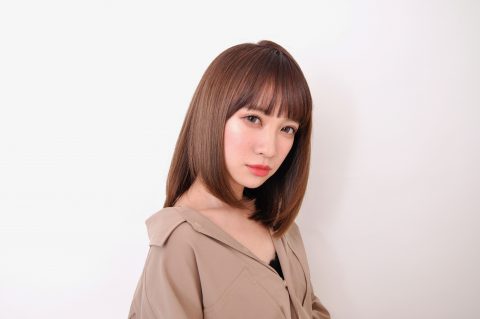 カットでイメチェン！ミディアムレイヤー AFTER